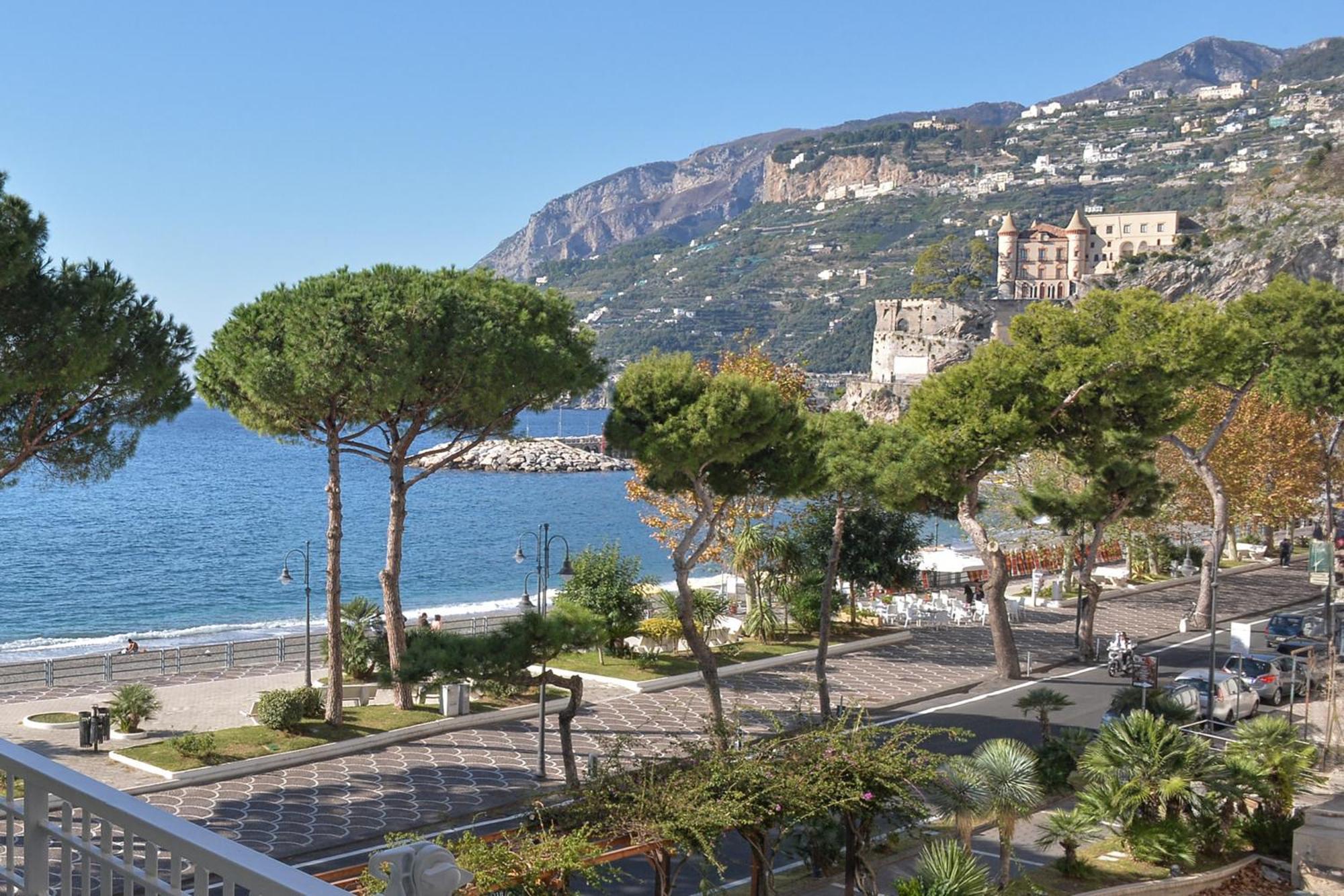 Charming Rooms Amalfi Coast Maiori Exterior photo